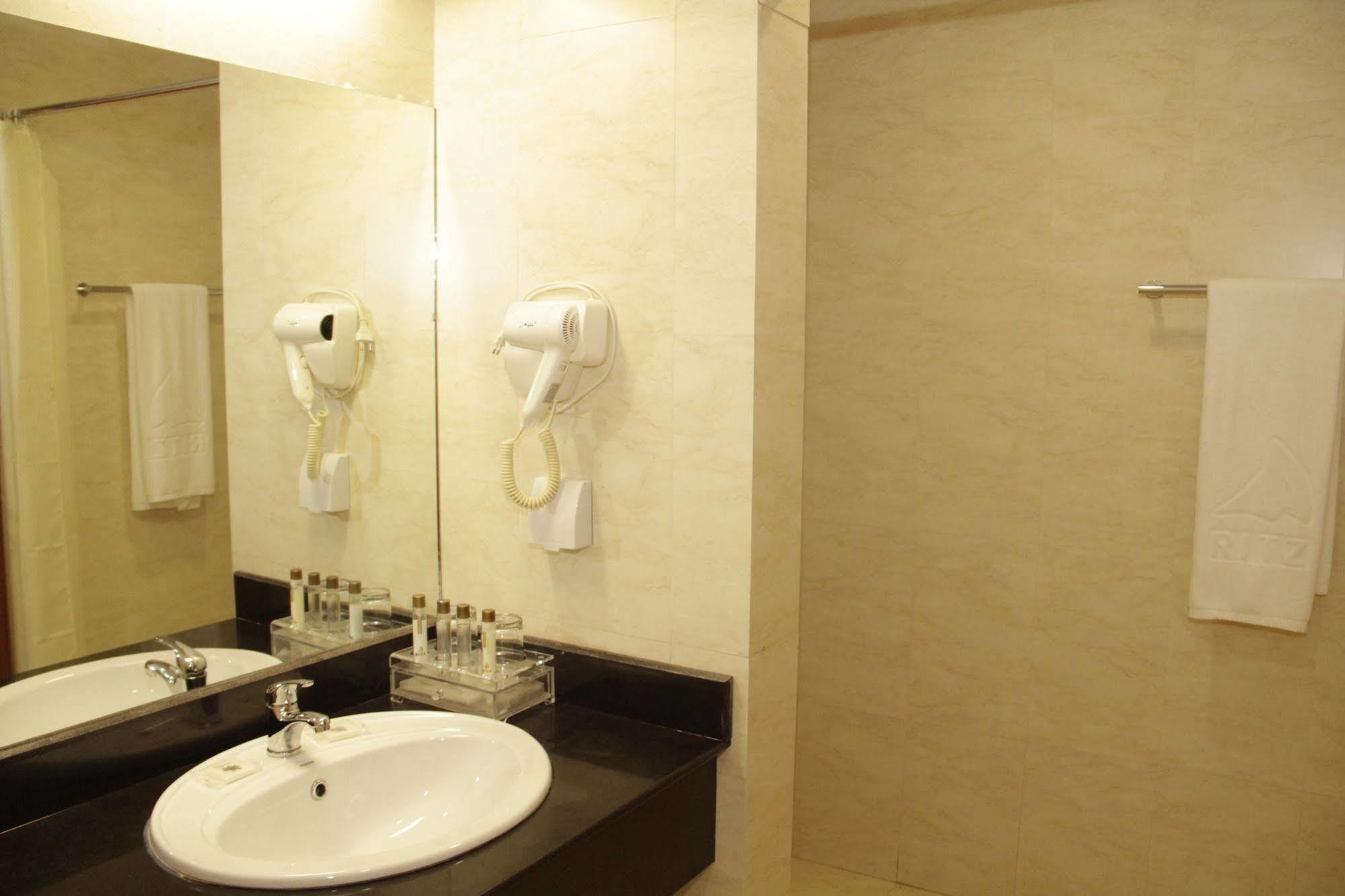 Hotel Victoria Garden 카마마 외부 사진